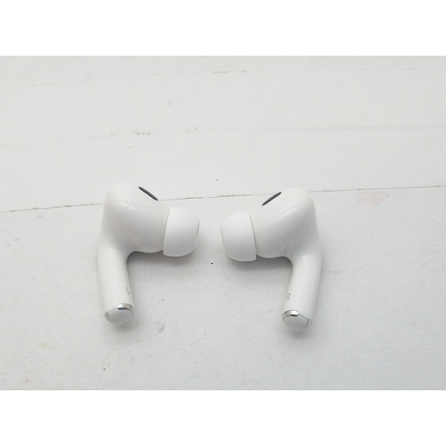 【中古】Apple AirPods Pro 第2世代(2023/USB-C) MTJV3J/A【秋葉2号】保証期間1週間