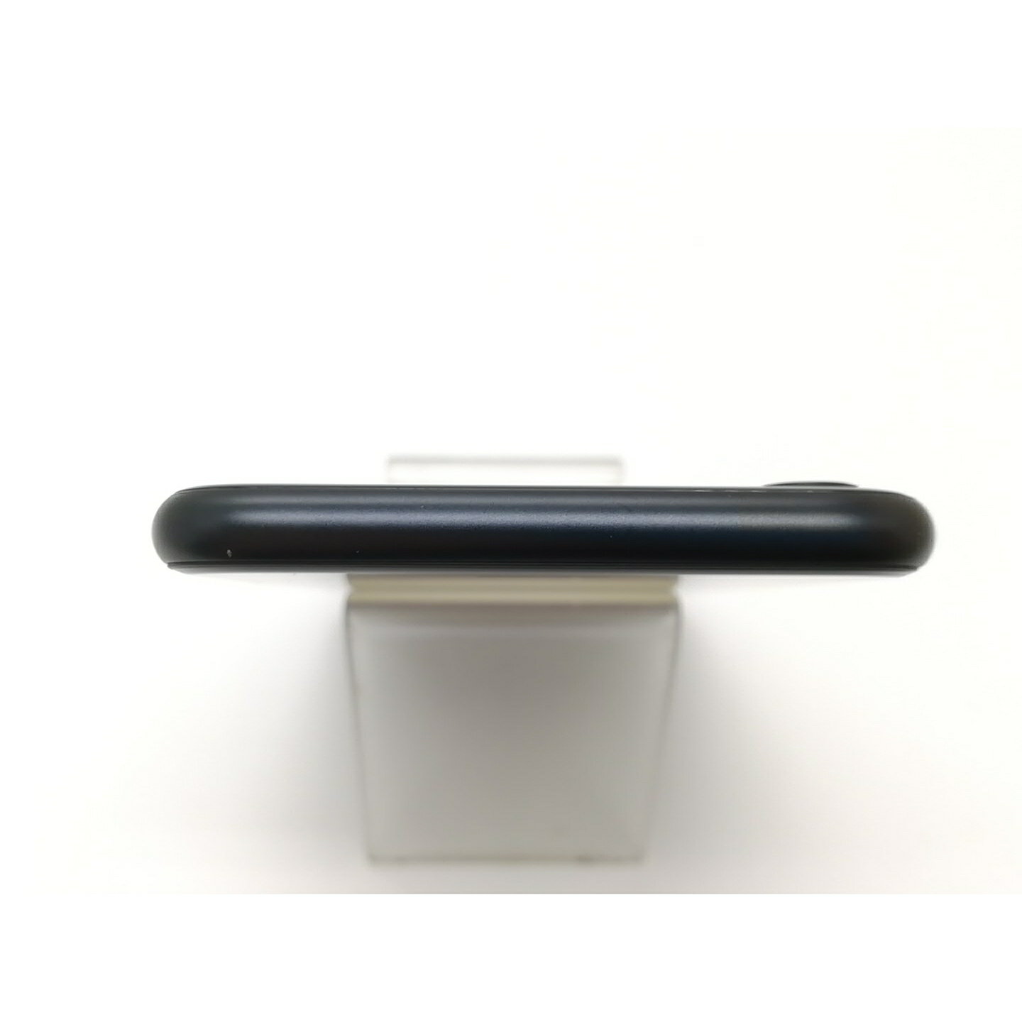 【中古】Apple SoftBank 【SIMフリー】 iPhone SE（第3世代） 64GB ミッドナイト MMYC3J/A【秋葉4号】保証期間1ヶ月【ランクB】