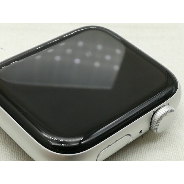 【中古】Apple Apple Watch SE GPS 44mm シルバーアルミケース (バンド無し)【川崎】保証期間1ヶ月【ランクB】