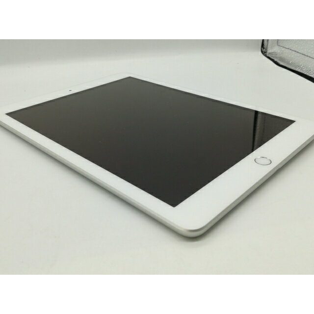 【中古】Apple iPad（第6世代/2018） Wi-Fiモデル 32GB シルバー MR7G2J/A【神保町】保証期間1ヶ月【ランクC】