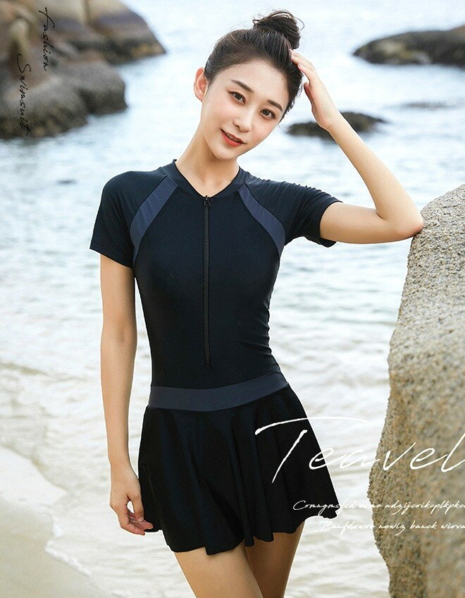 BabyAngelの水着 レディース 体型カバー水着 水泳 タンキニ ミセス ママ水着 ショートパンツ Tシャツ ラッシュガード セット オトナ女子 バックシャン 20代 30代 40代 50代 大きいサイズ 露出控えめ 太もも お腹 二の腕 カバーアップ ぽっちゃり 小胸 盛れる 黒 おしゃれ 気質｜アングル3