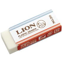 【イージャパンモール】【返品・交換・キャンセル不可】 必ず2通目のメールをご確認ください。 ※本商品は熨斗・包装（ラッピング）はお承り出来ない商品となります。※商品はご注文（ご決済）後、2-5営業日で発送（土・日・祝日除く）となります。※配送業者と契約がないため、送付先が北海道・沖縄・離島の場合キャンセルとさせていただきます。※発送予定日は、在庫がある場合の予定日となります。 ※在庫がない場合には、キャンセルとさせて頂きます。 ※納期が遅れます場合には改めてご連絡させて頂きます。※本商品はメーカー取り寄せ商品となります。 流動在庫となりますためお手配時に在庫がない場合はキャンセルとさせていただきます。 在庫と納期のご確認が必要な場合は事前にお問い合わせください。 ※ご注文確定後でのキャンセルやお届け先の変更等はお承りできませんのでご注意ください。 また、交換・返品はお承りできません。 ※商品のお写真はイメージ画像です。概要 マイルドな消し味と優れた消字能力のプラスチック字消。 商品説明 ●中サイズです。 仕様 サイズ 中 寸法 W55×D21×H12mm その他仕様 ●鉛筆用 JANコード 4903331261316 【メーカー・製造または販売元】ライオン事務器【広告文責】株式会社イージャパンアンドカンパニーズ 072-875-6666《ご注意ください》 ※本商品はキャンセル・返品・交換不可の商品です。 ※商品の性質上、返品・交換・キャンセルはお受けできません。 　不良品、内容相違、破損、損傷の場合は良品と交換いたします。 　但し、商品到着から3日以内にご連絡をいただけない場合、交換いたしかねますのでご注意ください。 ※商品がリニューアルしている場合、リニューアル後の商品をお届けします。