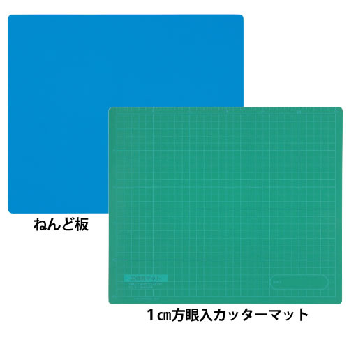 【イージャパンモール】 必ず2通目のメールをご確認ください。※商品はご注文（ご決済）後、2-3営業日で発送（土・日・祝日除く）となります。※配送業者と契約がないため、送付先が北海道・沖縄・離島の場合キャンセルとさせていただきます。※発送予定日は、在庫がある場合の予定日となります。 ※在庫がない場合には、キャンセルとさせて頂きます。 ※納期が遅れます場合には改めてご連絡させて頂きます。※商品の写真はイメージです。 ※お手元に届く商品は、商品名に記載してある色・柄・型番の商品が届きます。 　ご注文のキャンセルおよびご返品がお承りできない商品となるため、ご注文の際には必ずご確認ください。 ※本商品はのし・ラッピング包装はお承りできない商品となります。両面タイプの工作板です。 サイズ／W320×D270×H3mm 材質／再生PVC【メーカー・製造または販売元】デビカ【広告文責】株式会社イージャパンアンドカンパニーズ 072-875-6666《ご注意ください》 ※本商品はキャンセル・返品・交換不可の商品です。 ※商品の性質上、返品・交換・キャンセルはお受けできません。 　不良品、内容相違、破損、損傷の場合は良品と交換いたします。 　但し、商品到着から3日以内にご連絡をいただけない場合、交換いたしかねますのでご注意ください。 ※商品がリニューアルしている場合、リニューアル後の商品にてお届けとなる場合がございます。[関連キーワード：教育用品　造形・手芸用品　粘土用品　粘土用品 ねんど]【イージャパンショッピングモール】内のみのお買い物は、送料一律でどれだけ買っても同梱する事が出来ます。※ただし、一部地域（北海道・東北・沖縄）は除きます。※商品に記載されています【イージャパンショッピングモール】の表記を必ずご確認下さい。【イージャパンショッピングモール】の表記以外で記載されている商品に関しまして、一緒にお買い物は出来ますが、別途送料を頂戴します。また、別便でのお届けとなりますのでご了承下さい。※全商品、各商品説明に記載されています注意書きを必ずお読み下さい。※それぞれの【○○館】ごとに、送料等ルールが異なりますので、ご注意下さい。※ご注文確認メールは2通送信されます。送料等の変更がございますので、当店からのご注文確認メール（2通目)を必ずご確認ください。