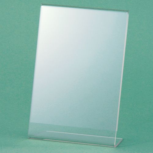 【イージャパンモール】【返品・交換・キャンセル不可】 必ず2通目のメールをご確認ください。 ※本商品は熨斗・包装（ラッピング）はお承り出来ない商品となります。※商品はご注文（ご決済）後、2-3営業日で発送（土・日・祝日除く）となります。※配送業者と契約がないため、送付先が北海道・沖縄・離島の場合キャンセルとさせていただきます。※発送予定日は、在庫がある場合の予定日となります。 ※在庫がない場合には、キャンセルとさせて頂きます。 ※納期が遅れます場合には改めてご連絡させて頂きます。※ご注文確定後でのキャンセルやお届け先の変更等はお承りできませんのでご注意ください。 また、交換・返品はお承りできません。 ※商品のお写真はイメージ画像です。 概要 メニューや印刷物などをキレイに見せて存在感をアピール。 商品説明 ●透明度が高いアクリル製の片面用A5タテのサインホルダー。 仕様 サイズ A5タテ 使用面 片面 寸法 W149×D55×H212mm 中紙 あり 材質 アクリル樹脂（厚さ1.8mm） その他仕様 ●適合用紙サイズ：A5（148×210mm） JANコード 4943740790229 【メーカー・製造または販売元】CREW’S【広告文責】株式会社イージャパンアンドカンパニーズ 072-875-6666《ご注意ください》 ※本商品はキャンセル・返品・交換不可の商品です。 ※商品はご注文後、1週間前後でお届けとなります。 ※商品の性質上、返品・交換・キャンセルはお受けできません。 　不良品、内容相違、破損、損傷の場合は良品と交換いたします。 　但し、商品到着から3日以内にご連絡をいただけない場合、交換いたしかねますのでご注意ください。 ※商品がリニューアルしている場合、リニューアル後の商品にてお届けとなる場合がございます。[関連キーワード：文房具 事務用品 店舗用品 サインホルダー]【イージャパンショッピングモール】内のみのお買い物は、送料一律でどれだけ買っても同梱する事が出来ます。※ただし、一部地域（北海道・東北・沖縄）は除きます。※商品に記載されています【イージャパンショッピングモール】の表記を必ずご確認下さい。【イージャパンショッピングモール】の表記以外で記載されている商品に関しまして、一緒にお買い物は出来ますが、別途送料を頂戴します。また、別便でのお届けとなりますのでご了承下さい。※全商品、各商品説明に記載されています注意書きを必ずお読み下さい。※それぞれの【○○館】ごとに、送料等ルールが異なりますので、ご注意下さい。※ご注文確認メールは2通送信されます。送料等の変更がございますので、当店からのご注文確認メール（2通目)を必ずご確認ください。