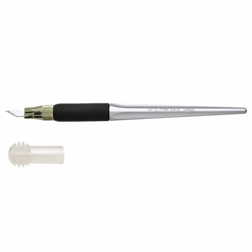 【イージャパンモール】【返品・交換・キャンセル不可】 必ず2通目のメールをご確認ください。 ※本商品は熨斗・包装（ラッピング）はお承り出来ない商品となります。※商品はご注文（ご決済）後、2-5営業日で発送（土・日・祝日除く）となります。※配送業者と契約がないため、送付先が北海道・沖縄・離島の場合キャンセルとさせていただきます。※発送予定日は、在庫がある場合の予定日となります。 ※在庫がない場合には、キャンセルとさせて頂きます。 ※納期が遅れます場合には改めてご連絡させて頂きます。※本商品はメーカー取り寄せ商品となります。 流動在庫となりますためお手配時に在庫がない場合はキャンセルとさせていただきます。 在庫と納期のご確認が必要な場合は事前にお問い合わせください。 ※ご注文確定後でのキャンセルやお届け先の変更等はお承りできませんのでご注意ください。 また、交換・返品はお承りできません。 ※商品のお写真はイメージ画像です。概要 NTカッター（デザインカッター） 仕様 色 シルバー 寸法 W131×D9×H11mm 材質 本体：アルミニウム、亜鉛、真鍮 重量 30g その他仕様 ●付属品：BDA型刃・BDC型刃各5枚、替刃ケース、キャップ JANコード 4904011010736 【メーカー・製造または販売元】NTカッター【広告文責】株式会社イージャパンアンドカンパニーズ 072-875-6666《ご注意ください》 ※本商品はキャンセル・返品・交換不可の商品です。 ※商品の性質上、返品・交換・キャンセルはお受けできません。 　不良品、内容相違、破損、損傷の場合は良品と交換いたします。 　但し、商品到着から3日以内にご連絡をいただけない場合、交換いたしかねますのでご注意ください。 ※商品がリニューアルしている場合、リニューアル後の商品をお届けします。[関連キーワード：文具・事務用品 事務用品 カッター その他カッター]