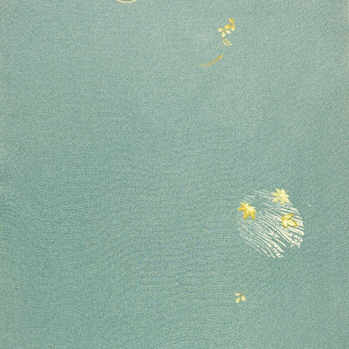 【中古】灰色地に輪紋様や楓が溶け込む着物はぎれ