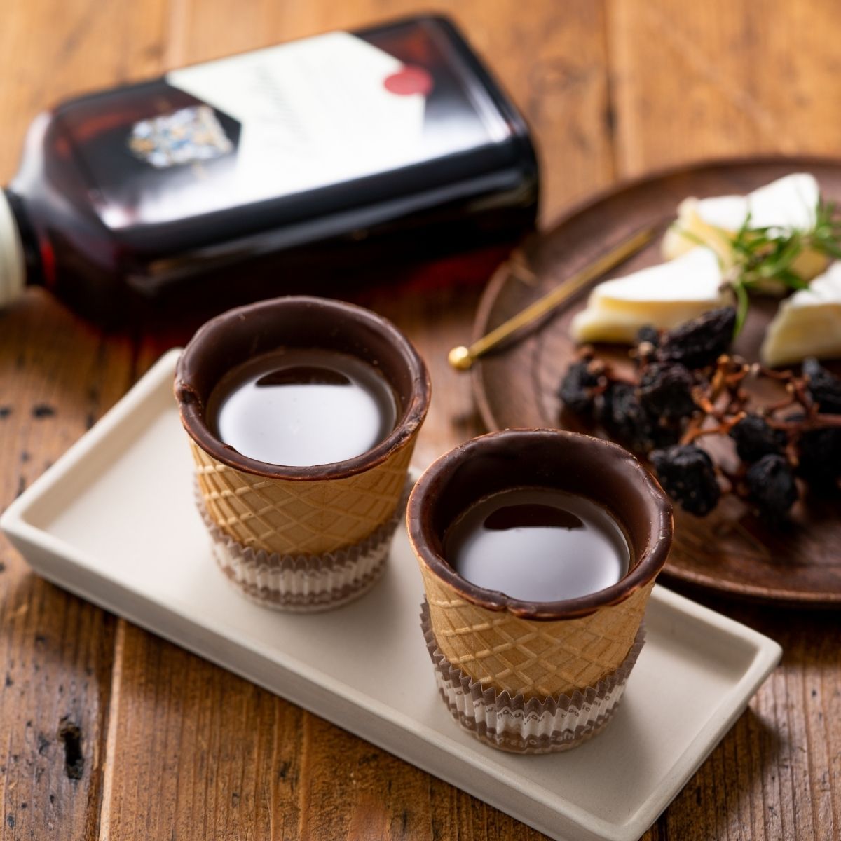 バレンタインお酒とスイーツウィスキーチョコ送料無料ギフト包装イタリア製チョコレートカップ1箱12個&ウィスキー200mlバランタインファイネスト2021おしゃれプレゼントギフト