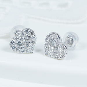 K18WG 0.6ct ダイヤピアス 18金 ホワイトゴールド ハート　ギフト　結婚式