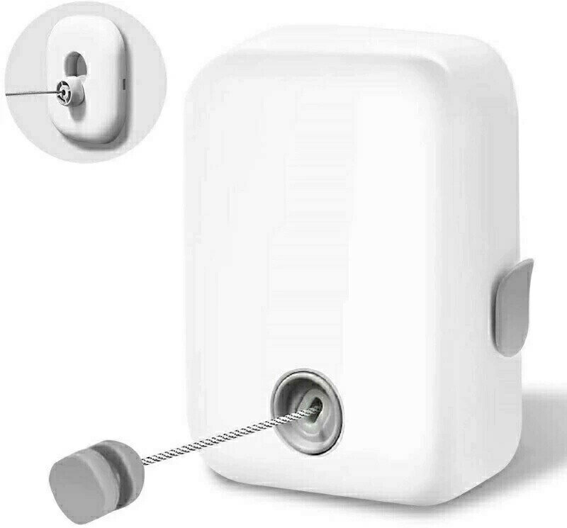 商品情報製品特徴●ワイヤーの長さ4.3m、最大荷重25kg強度と耐久性が優れた高品質の304ステンレススチールで作られたワイヤーを採用する。外層はプラスチック材料を付かて錆にくいです。ワイヤーは最長4.3m、最大25kgまでの洗濯物を干しことができます●コンパクトなデザイン、省スペースコンパクトなデザインで使いたい時ワイヤーを伸ばして使える。終わったら収納するだけなので場所全然取りません。使わない時は収納でき目立たないのでインテリアの雰囲気を乱さない●取り付け簡単二つの設置方法。ネイルフリー接着剤を付属して壁に傷しない。壁によってネイルフリー接着剤で取り付けたり、穴を開けて取り付けたりできます。取り付け簡単です●室内物干しワイヤー、梅雨対策室内物干しなので雨、雪、霧などに対応できます。花粉の季節と梅雨時期にも室外に出ないように物干しこともできます●適用範囲、高品質ベッドルーム・リビング・浴室・インナーバルコニー・クロークなど様々な場所に適用です。優れた材料とシンプルなデザインを合わせった高品質を誇ります●製品に何の問題がございましても、24時間以内に必ず返信しておりますので、お気軽にメールにて御連絡くださいようお願い致します。全力でご対応させていただきます。注意事項★お勧め理由：（1）304ステンレス製・耐久性・耐摩耗性が高く・丈夫でさびにくい・省スペース。（2）自由に伸縮可能で使いやすいし、屋内でスペースをとらない利点があります。（3）ベッドルーム・リビング・クローク・バルコニーや屋外などの場所に適します。様々なお部屋に使っていただけます。（4）雨や雪の天気、花粉の季節、台風の日など憂鬱な天気の日でも対応できます。楽しく洗濯を干すことのできる。★取り付けに関するご注意：1.接着剤で壁に適用: 滑らかなタイル、凸凹なタイル、滑らかな大理石、凹凸な大理石、ガラス、磨りガラスガラスに使用する時はガラスの強度を遠慮してください、滑らかな金属、バンプな金属2.穴開けの壁に適しますが、粘着剤が適しません:漆を塗る壁、石膏壁、セメント壁、壁紙壁★干しに関するご注意：物干しワイヤーの両側に長くて重い服を掛けて、そして物干しワイヤーの中央に軽くて短い服を掛けてください。そうすれば空気の循環を促進し、乾燥速度が速くなり、重さのバランスもよく取れます。★使用上のご注意：●干し重量は最大荷重を超えないでください。荷重を超えると壁や製品が破損する恐れがあります。●洗濯物や製品に損傷を与えたり、他の事故を起こさないように、乾燥中にスイッチを解除しないでください。●洗濯物を乾かさない時は、ロープを引っ張らないでください。事故を起こさないようにしてください。