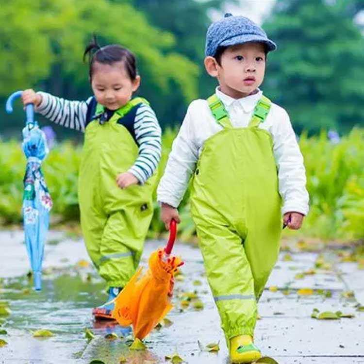 ジャパンSelectのオーバーオール 男の子 女の子 子供用 ロングパンツ レインウエア キッズ 防水 サロペット 雨具 撥水 お砂場着 水遊び 無地 レインパンツ 通気性 可愛い シンプル 反射テープ オールインワン ベビー 送料無料｜アングル3