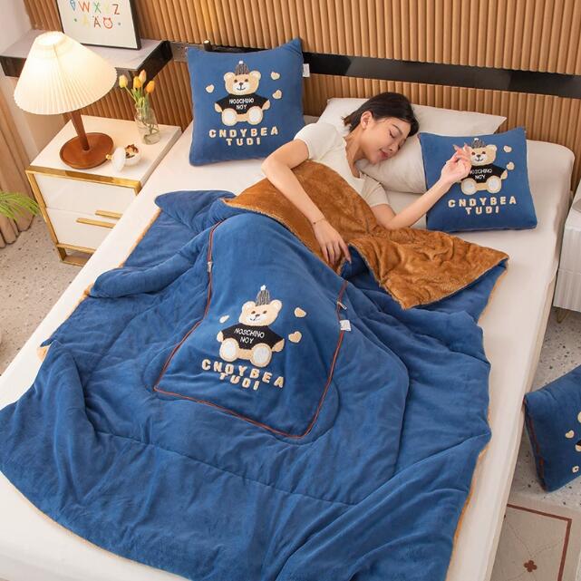 Rakuten - ブランケット ひざ掛け 大判 洗える 昼寝 こども おとな ベビー 昼寝 北欧 レディース タオルケット プレゼント 防寒 グッズ 車中泊 車 クッションブランケット 2way 大判 ブランケット ラッピング おしゃれ 送料無料 暖かい もこもこ　秋　冬