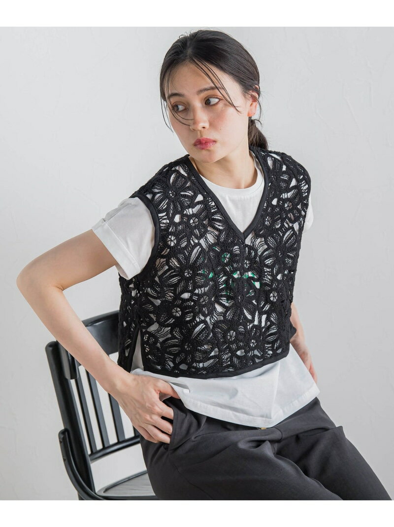 コットンレースベスト≪手洗い可能≫ Droite lautreamont ドロワット・ロートレアモン ジャケット・アウター ダウンジャケット・ダウンベスト ブラック ホワイト