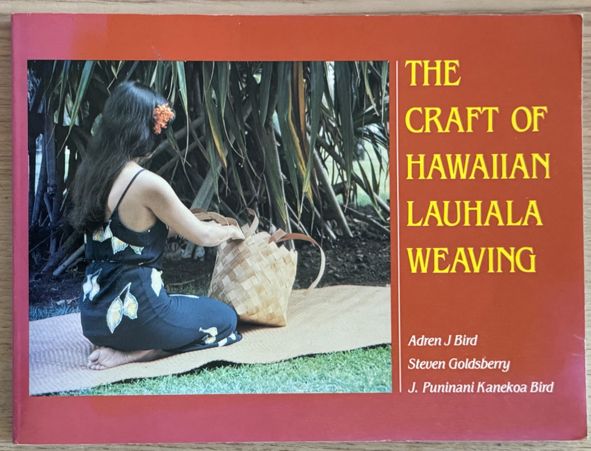 商品情報The Craft Of Hawaiian Lauhala Weaving【中古 】良いThe Craft Of Hawaiian Lauhala WeavingUniversity of Hawaii Press　Jan, 1982全154ページサイズ 9.5 x 0.5 x 7 inches【中古】Collectible Hawaiian Lauhala Bookハワイ ラウハラのテキストブック全154ページThe Craft Of Hawaiian Lauhala WeavingUniversit 【中古】Collectible Hawaiian Lauhala Bookハワイ ラウハラのテキストブック全154ページThe Craft Of Hawaiian Lauhala WeavingUniversit 5