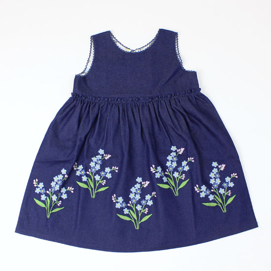 樂天商城 - 【3枚で送料無料】 エプロンワンピース デニム 花柄刺繍 ノースリーブ 女の子 キッズサイズ 子供用 S.T.クローゼット S.T.CLOSET