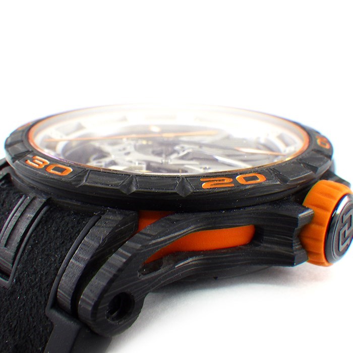 ジェイビーワークス 楽天市場店のロジェ・デュブイ ROGER DUBUIS 腕時計 エクスカリバー スパイダー ランボルギーニ アヴァンタドールS RDDBEX0708 世界限定8本 アランチョ アルゴス スケルトン文字盤 カーボン ラバー チタン 手巻き 【OH済み】　【中古】｜アングル2