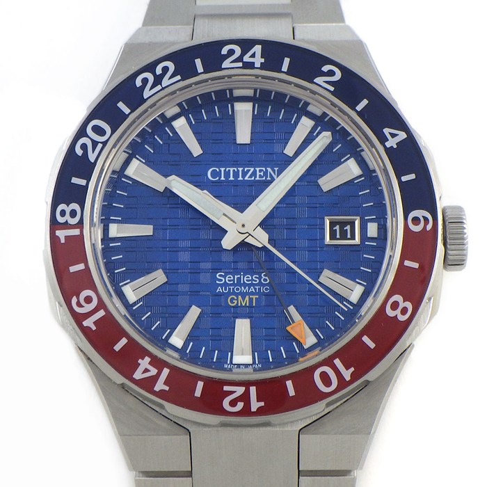 Other - シチズン CITIZEN 腕時計 シリーズエイト Series8 NB6030-59L/9054-0065X02 GMT デイト 裏スケ 回転ベゼル 夜光 レッド/ブルーベゼル 市松模様 ブルー文字盤 SS 自動巻き 【箱・保付き】 【中古】