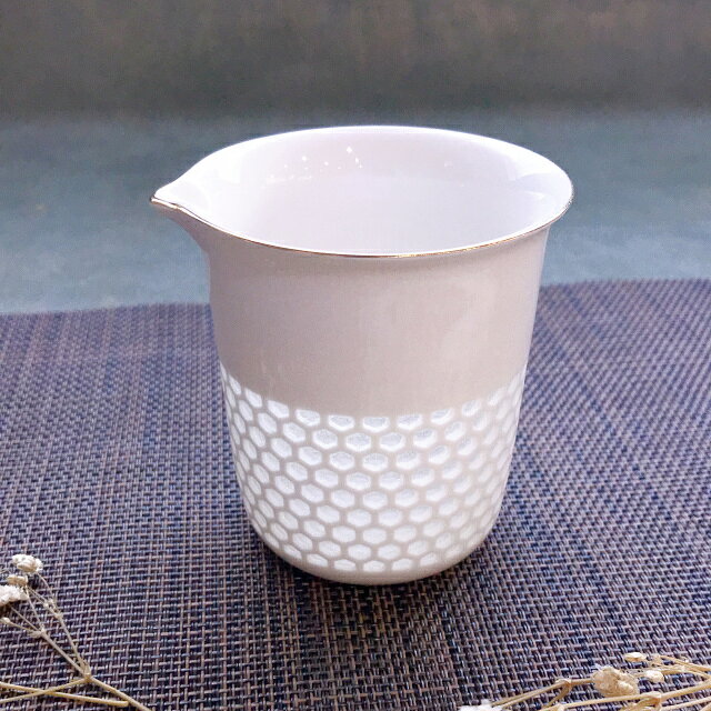 金巻ほたる 篭目 片口 単品 27689【陶器 珍味入れ 徳利 おちょこ 器 酒器 プレゼン...