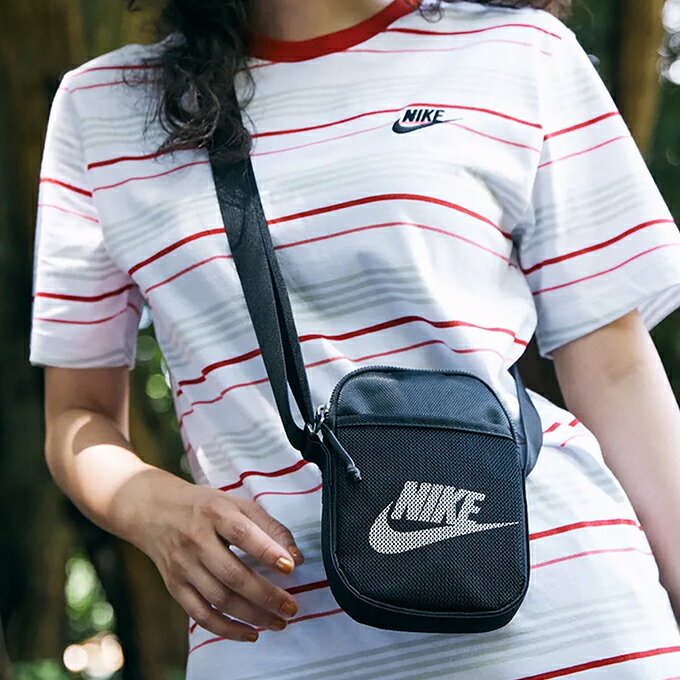 【 NIKE ナイキ 】 ナイキ ヘリテージ クロスボディバッグ (スモール、1L) BA5871 / nike ナイキ バッグ ショルダーバッグ ミニショルダー 鞄 メンズ レディースのサムネイル