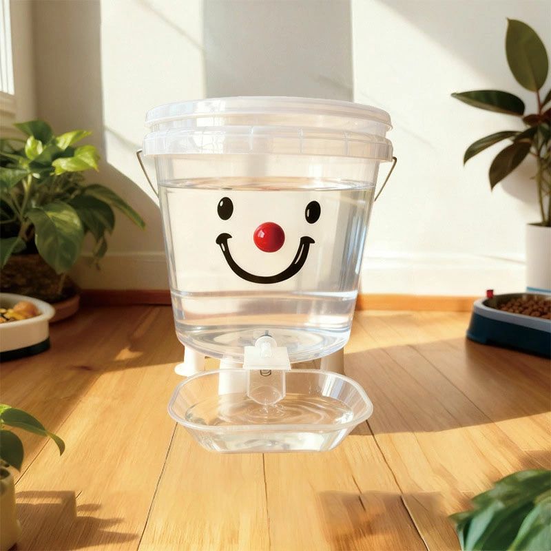 【無料送料】猫自動給水器 ペット 水飲み器 自動給水器 大容量 5L/10L 電気不要 屋内・屋外兼用 猫用/犬用 耐倒れ設計 清潔保持 旅行・留守番に最適 モダンデザイン 猫犬 うさぎ用 お留守番対応 熱中症を防ぐ 漏れ防止 ペット用品 いぬ ねこ ウサギ 水飲み器 小動物用