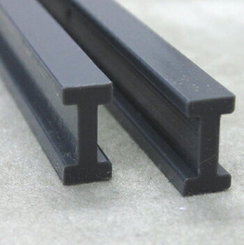 材質：ABS樹脂カラー：ダークグレイ 【サイズ】(縦H×横W)mm：1.6 x 0.8厚みT：0.4mm長さ：250mm　