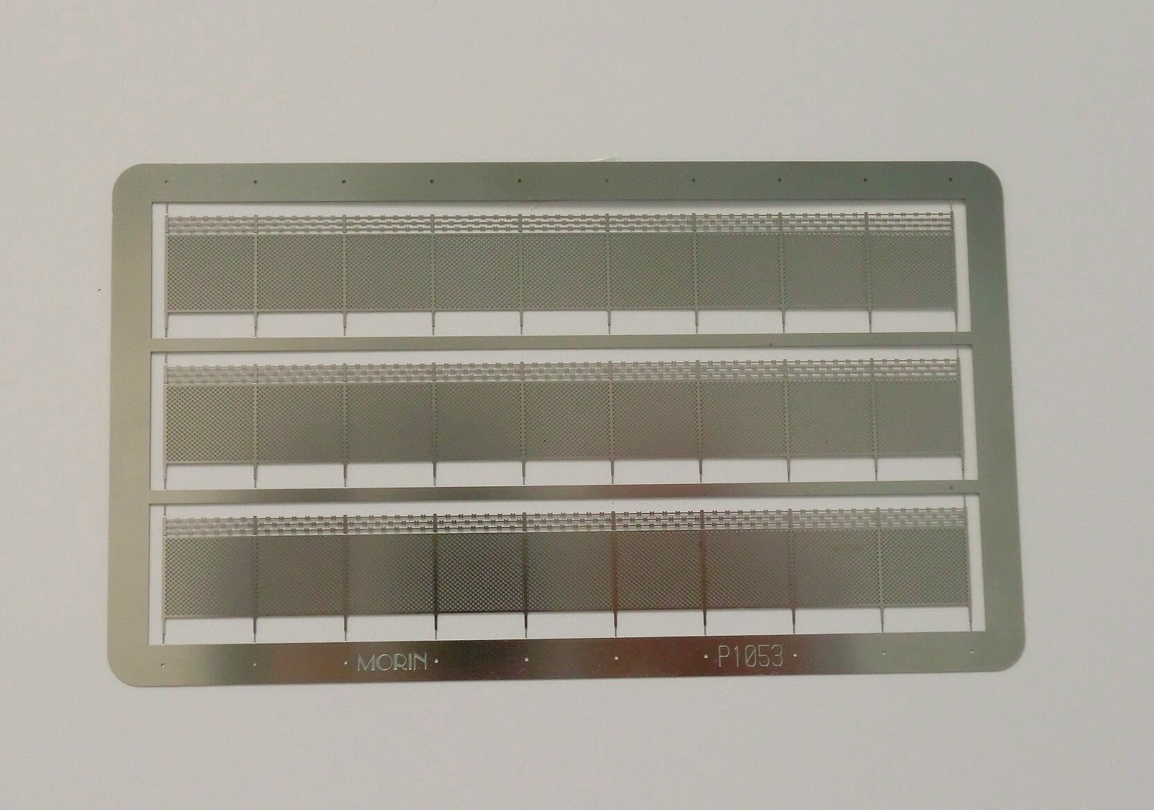 有刺鉄線付フェンス（フェンスC）（Nスケール・1/150）1袋入りP1053