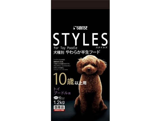 【商品説明】10歳以上の愛犬に必要な栄養バランスに配慮した犬種別やわらか半生フードです。トイプードルの目の健康維持に配慮して、ブルーベリーに含まれるアントシアニジンを配合。【仕様】●原材料：肉類（チキン等）、糖類、豆類、でん粉類、穀類、油脂類、食物繊維、イソマルトオリゴ糖、グルコサミン（カニ由来）、果実類（ブルーベリー等）、乳類、魚介類、緑茶、種実類（ごま等）、サメ軟骨抽出物（コンドロイチンを含む）、ミネラル類（リン酸カルシウム、塩化ナトリウム、炭酸カルシウム、硫酸マグネシウム、炭酸亜鉛、硫酸鉄、硫酸銅、炭酸マンガン、ヨウ素酸カルシウム）、品質保持剤（プロピレングリコール）、増粘安定剤（グリセリン）、保存料（ソルビン酸カリウム）、pH調整剤、ビタミン類（コリン、A、B12、C、E、ニコチン酸、パントテン酸、B6、B1、B2、葉酸、D）、酸化防止剤（エリソルビン酸ナトリウム、ミックストコフェロール、ローズマリー抽出物）、アミノ酸類（メチオニン）●保証成分：たん白質14．0％以上、脂質4．0％以上、粗繊維10．0％以下、灰分8．5％以下、水分35．0％以下●カロリー：250kcal／100g【備考】※メーカーの都合により、パッケージ・仕様等は予告なく変更になる場合がございます。【検索用キーワード】マルカン　マルカン株式会社　まるかん　SUNRISE　サンライズ　MARUKAN　スタイルズ　トイプードル用　10歳以上用1．2kg　スタイルズ　プードル　10歳　1．2kg　トイプードル　高齢犬用　シニア犬用　10歳以上　10歳から　総合栄養食　小分けパックタイプ　いぬ　犬　イヌ　ドッグフード　ドライフード　ペットフード　ドッグフード　ドックフード　エサ　餌　えさ　ペット　犬（ドッグ）　ドライフード（犬）　X989MU犬種ごとのスタイルを考えて健康をサポート！