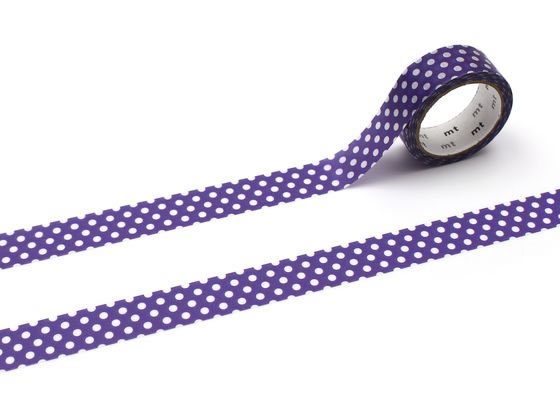 【商品説明】貼って剥がせるマスキングテープmt。手紙に貼ってみたり、ラッピングに使ってみたり、可能性は無限大。【仕様】●テープサイズ：幅15mm×長さ5m●注文単位：1巻【備考】※メーカーの都合により、パッケージ・仕様等は予告なく変更になる場合がございます。【検索用キーワード】カモ井加工紙　カモイカコウシ　かもいかこうし　kamoi　カモ井　ドット・ディープパープル　ドット　紫　ムラサキ　むらさき　パープル　mt　えむてぃー　エムティー　マスキングテープ　マステ　デコレーションテープ　ますて　maskingtape　ラッピング　袋止め　包装資材　ストアテープ　デコレーション　コラージュ　MT01D592　15mm×5m　長さ5m　幅15mm　15mm幅　デコレーションテープ　装飾テープ　粘着テープ　接着テープ　シール　ラッピング　備品　セロハンテープ　ガムテープ　デコレーショングッズ　マスキングテープ　X234SEマスキングテープといえば「mt」