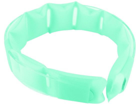 【商品説明】常温（約28℃）で固まる不思議な氷【PCM素材】を使用した、冷たすぎない冷感リングです。肌にしっかりフィットする幅広設計でひんやり感がアップしました。結露しにくく水滴が発生しにくいため、濡れにくい構造。硬派ににぴったりフィットしやすいパッドで心地よいフィット感。夏のアウトドアやレジャー、スポーツの暑さ対策に。【仕様】●カラー：ブルー●商品本体サイズ：幅14．7×奥行4．5×高さ16cm●商品重量：142g●材質：TPU、PCM素材、PC●［PCM凝固点］　約28℃［対応首回り目安］　約38〜45cm●梱包形態：PP袋【備考】※メーカーの都合により、パッケージ・仕様等は予告なく変更になる場合がございます。【検索用キーワード】とれーどわん　トレードワン　ふろすてぃくーる　フロスティクール　ぶるー　ブルー　青　暑さ対策　販売単位：1　入数：1　夏　暑さ対策　冷やす　首元　熱中症　スポーツ　アウトドア　コンパクト　着用　0　0　メディカル用品　温熱・冷却用品　X367SFPCM素材の冷却パッドで首もとひんやり！幅広設計＆しっかりフィット＆冷えすぎない