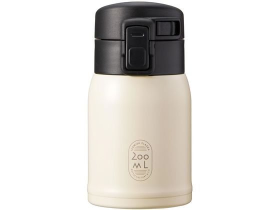 【商品説明】直接コーヒーをドリップできるコーヒーボトル。200mlはワンタッチタイプで横ロックなため安心・安全。飲み口は分解可能なので洗いやすい。氷が入れやすい広口の口径。同シリーズには容量350ml、500mlもあり、全3サイズ展開！【仕様】●カラー：アイボリー●サイズ：幅6．6×奥行6．6×高さ12．7cm●重量（kg）：0．14●素材・材質：本体／ステンレス、飲み口／ポリプロピレン、ふた／ポリプロピレン、プッシュボタン／ABS樹脂、ストッパー／ポリアセタール、パッキン／シリコーンゴム●容量：200ml●保温効力（約）／55度以上（6時間）●保冷効力（約）／13度以下（6時間）●生産国：中国【備考】※メーカーの都合により、パッケージ・仕様等は予告なく変更になる場合がございます。【検索用キーワード】LIV　PLUS　リブプラス　りぶぷらす　ベストコ　マグボトル　ワンタッチ　200ml　保冷　保温　真空二重構造　アイボリー　ステンレス　ステンレスカフェボトル　NM−321　NM321　パール金属　水筒　マグボトル　マイボトル　ステンレスボトル　ワンタッチ　ワンタッチタイプ　ワンタッチオープン　軽量　真空断熱　広口　お手入れ簡単　ドリッパー　ドリップ　可能　かわいい　おしゃれ　0　0　0　0　キッチン雑貨　水筒・タンブラー　X430SLワンタッチなので片手で飲める！コーヒーにちょうどいい200mlマグボトル。