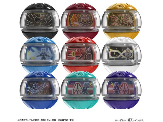 【商品説明】ゼッツドライバーと連動させることでそれぞれのカプセムに応じたLEDの発光演出が発動し、オリジナル音声遊びが楽しめます。【仕様】（C）石森プロ・テレビ朝日・ADK　EM・東映（C）石森プロ・東映●対象年齢：3歳以上●セット内容：ライダーカプセム×1【ラインナップ】・クウガ　アルティメットフォームカプセム・装甲響鬼カプセム・キバ　エンペラーフォームカプセム・ウィザード　インフィニティースタイルカプセム・ドライブ　タイプトライドロンカプセム・ゴースト　ムゲン魂カプセム・クロス　セイバーカプセム・アルティメットリバイカプセム・アルティメットバイスカプセム※いずれか1種をランダムでお届けします。種類はご指定いただけません。※本商品のセット内容以外は付属しません。・商品の特性上、同じものが続けて出たり、全部が揃いにくい場合がありますのでご了承ください。【備考】※メーカーの都合により、パッケージ・仕様等は予告なく変更になる場合がございます。【検索用キーワード】バンダイ　ばんだい　BANDAI　DXレジェンドライダーカプセム　ランダムボックス　最強フォーム　ver．03　4582769909672　変身　なりきり　ヒーローごっこ　ヒーロー遊び　玩具　おもちゃ　仮面ライダーゼッツ　おもちゃ・ホビー　変身・なりきり　X808SW最強フォームのレジェンドライダーカプセムがランダムボックスで登場！