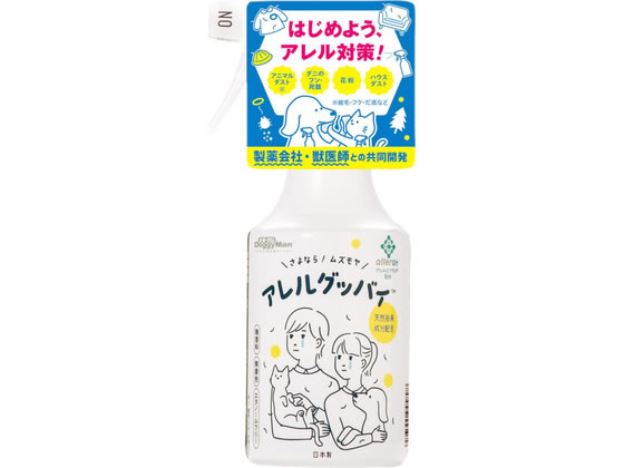 【商品説明】ペットにもやさしい成分でつくった、花粉・ダニのフン・死骸・ハウスダスト・アニマルダスト（被毛・フケ・だ液など）に効果があるアレル対策スプレーです。有効成分のアレルGプラスは、天然鉱物から生成される無機物で、アレル物質を無力化する効果があります。無香料、無着色、エタノールフリー、また天然由来成分なので、わんちゃんねこちゃんにもやさしい安心仕様です。【仕様】●材質／精製水・アレルGプラス・防腐剤●商品使用時サイズ／85×185×66mm【備考】※メーカーの都合により、パッケージ・仕様等は予告なく変更になる場合がございます。【検索用キーワード】どぎーまん　ドギーマン　doggyman　DoggyMan　doggy　Doggy　アレルグッバイ　300ml　ペット用品　ケア用品　犬（ドッグ）用　X595TGペットにもやさしい成分でつくったアレル対策スプレー。