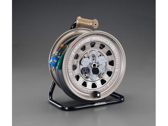 【仕様】●メーカー…ハタヤリミテッド（HATAYA）　●型番…GT−301KXS　●コンセント定格…2P・15A・125V　接地付　●コンセント数…4個　●許容電流…15A（※ケーブルの能力値）　●電線仕様…VCTソフトケーブル2．0mm2×3心　●コード長…30m　●サイズ…307（W）×213（D）×367（H）mm　●重量…7．9kg　●接地付とび出しプラグ付　●防塵キャップ付　●サーモカット（電線溶解防止）機能付　●温度センサー付で危険な電線の溶解、焼損を未然に防ぎます。　●手の平にピッタリフィットするグリップ、持運びが楽に行えます。　●電線がフレームへ落ち込むのを防ぐ防止ガード一体型。　●ドラムは自然に巻きやすく、放熱効果も追求したじょうご型。　●無溶接フレーム（二重パイプ）によるスプリング構造で首垂れ防止設計。　●配線保護カバー付、万一の短絡を防止します。　●樹脂の弾性を応用、簡単操作で電線の緩みやたるみを解消します。【備考】※メーカーの都合により、パッケージ・仕様等は予告なく変更になる場合がございます。【検索用キーワード】エスコ　えすこ　ESCO　Esco　電動工具　発電機　トランス　コードリール　延長コード　ポータブル型コードリール　コードリール（アース付）　コードリール　AC125V　15A　30mコードリール（接地付）　AC125V　15A　30m　コードリール（接地付）　EA815BD−30A　EA815BD30A　作業用品　工具　延長コード　ハタヤリミテッド　HAYATA　はやたりみてっど　X332TJ