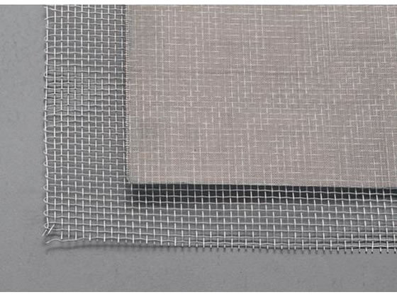 【仕様】●材質…ステンレス（SUS316）　●長さ…1m　●目…0．045mm　●幅…450mm　●線径…0．04mm　●メッシュ数…300【備考】※メーカーの都合により、パッケージ・仕様等は予告なく変更になる場合がございます。【検索用キーワード】エスコ　えすこ　ESCO　Esco　修理　メンテナンス材料（棒材　管材　板材　シート）　金網　ネット　ステンレス織網　ステンレス網　450x1000mm　0．045mm目織網（ステンレス製）　450x1000mm　0．045mm目　織網（ステンレス製）　EA952BC−112　EA952BC112　土木・建築資材　建築金物　X807TJ