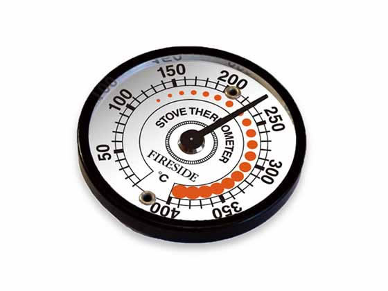 【商品説明】国産ホーローでできた発色のよい文字盤で、細かな温度の変化が確認しやすい温度計です。オレンジの丸は温度が変化していく様子を表現しています。【仕様】●計測可能温度：20℃〜400℃　●サイズ：直径52mm●重量：34g●マグネット式　●材質：ガラス、ホーロー鋼板、アルマイト●日本製【備考】※メーカーの都合により、パッケージ・仕様等は予告なく変更になる場合がございます。【検索用キーワード】FIRE　SIDE　ふぁいやーさいど　ファイヤーサイド　ふぁいやーさいどさーもめーたー　ファイヤーサイドサーモメーター　4589581270645　12115　あうとどあ　アウトドア　BBQ用品　BBQ道具　BBQ用品　バーベキュー用品　バーベキュー道具　バーベキュー用品　焚き火用品　焚き火道具　焚火用品　焚火道具　ストーブトップ温度計　薪ストーブ　暖炉　薪ストーブアクセサリー　BBQ・焚火用品　鉄板・網　CG_05文字盤が読みやすく経年変化に強い