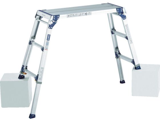 【仕様】●型番：PXGE-710WX●最大使用質量（kg）：100　●天板高さ（m）：0．72〜1．02　●天板寸法（mm）：881×400　●収納時寸法（mm）全長×幅×厚さ：925×534×184　●脚部伸縮ピッチ（mm）：6　●設置寸法（mm）幅×奥行●Aマーク認定品（PXGE−1014WXを除く）　●折りたたみ式●アルミ【備考】※メーカーの都合により、パッケージ・仕様等は予告なく変更になる場合がございます。【検索用キーワード】アルインコ天板ワイド脚伸縮式足場台　アルインコテンバンワイドアシシンシュクシキアシバダイ　アルインコ脚立　PXGE710WX　工事用品　照明用品　はしご脚立　足場台　足場台脚部伸縮式　4969182282580　8681643　アルインコ　天板ワイド脚伸縮式足場台　PXGE−710WX　X473CF