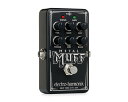 ELECTRO-HARMONIX ( エレクトロハーモニックス ) /Nano Metal Muff Electro-harmonix Nano Metal Muff は、強烈なディストーションと激しくアグレッシブなサウンドを求めるプレイヤーのために開発されました。兵器のようなディストーションと非常にパワフルな EQ セクションのコンビネーションにより、超重量級サウンドを調整するために必要なフレキシビリティーとトーンシェイピングを提供します。 Nano Metal Muff の新たにデザインされたノイズゲートは優れた追加機能で、演奏を停止したときの不要なハムノイズを除去します。ノイズフロア・スレッショルド・コントロール(GATE)と、ゲートが作動したことを示す LED を備えています。さらに、コンパクトなサイズと多彩で直感的なコントロールも Nano Metal Muff を完成させる重要な要素です。 SPEC ・ヘビーメタルプレイヤーのためのサウンド。 ・コンパクトでペダルボードに入れやすいサイズ。 ・広範囲に及ぶ EQ コントロール: Bass +/-(cut or boost)14dB、Mid +/- 15dB、Treble +/- 10dB。 ・ペダルのアウトプットボリュームレベルを設定する VOL コントロール。 ・インプットゲインと歪み量を調整する DIST コントロール。 ・不要なノイズを除去し、作動したことを LED で示すノイズゲート。 ・DC9Vバッテリー(006P)付属 ・サイズ：70 mm (w) x 113 mm (d) x 50 mm (h) ※画像はイメージです。 ※商品の汚れや状態はお問い合わせ下さい。 ※掲載の商品は店頭や他のECサイトでも並行して販売しております。在庫情報の更新には最大限の努力をしておりますが、ご注文が完了しましても売り切れでご用意できない場合がございます。 その際はご注文をキャンセルさせていただきますので、予めご了承くださいませ。 また、お取り寄せ商品の場合、生産完了などの理由でご用意できない場合がございます。 ※お届け先が北海道や沖縄、その他離島の場合、「送料無料」と表記の商品であっても別途中継料や送料を頂戴いたします。その際は改めてご連絡を差し上げますのでご了承ください。　