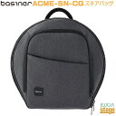 Basiner ACME-SN MB 【内 寸】幅42cm、深さ20cm【重さ】2kg 7.5"×15"のスネアまで収納可能。 手提げはもちろん、リュックスタイル/ショルダースタイルもOKであらゆるシーンに対応します。 フロントの大容量ポケットには、楽譜の他にスティックなども収納可能。小物用メッシュポケットも完備。ボトムがフラットになっていますので、縦置きしても転がったりしません。 レインコート付き。 ※2～6枚目の実物商品画像サンプルは【チャコールグレーカラー】のものです。 ★掲載の商品は店頭や他のECサイトでも並行して販売しております。在庫情報の更新には最大限の努力をしておりますが、ご注文が完了しましても売り切れでご用意できない場合がございます。 　また、お取り寄せ商品の場合、生産完了などの理由でご用意できない場合がございます。 　その際はご注文をキャンセルさせていただきますので、予めご了承くださいませ。 ★お届け先が北海道や沖縄、その他離島の場合、「送料無料」と表記の商品であっても別途中継料や送料を頂戴いたします。その際は改めてご連絡を差し上げますのでご了承ください。　