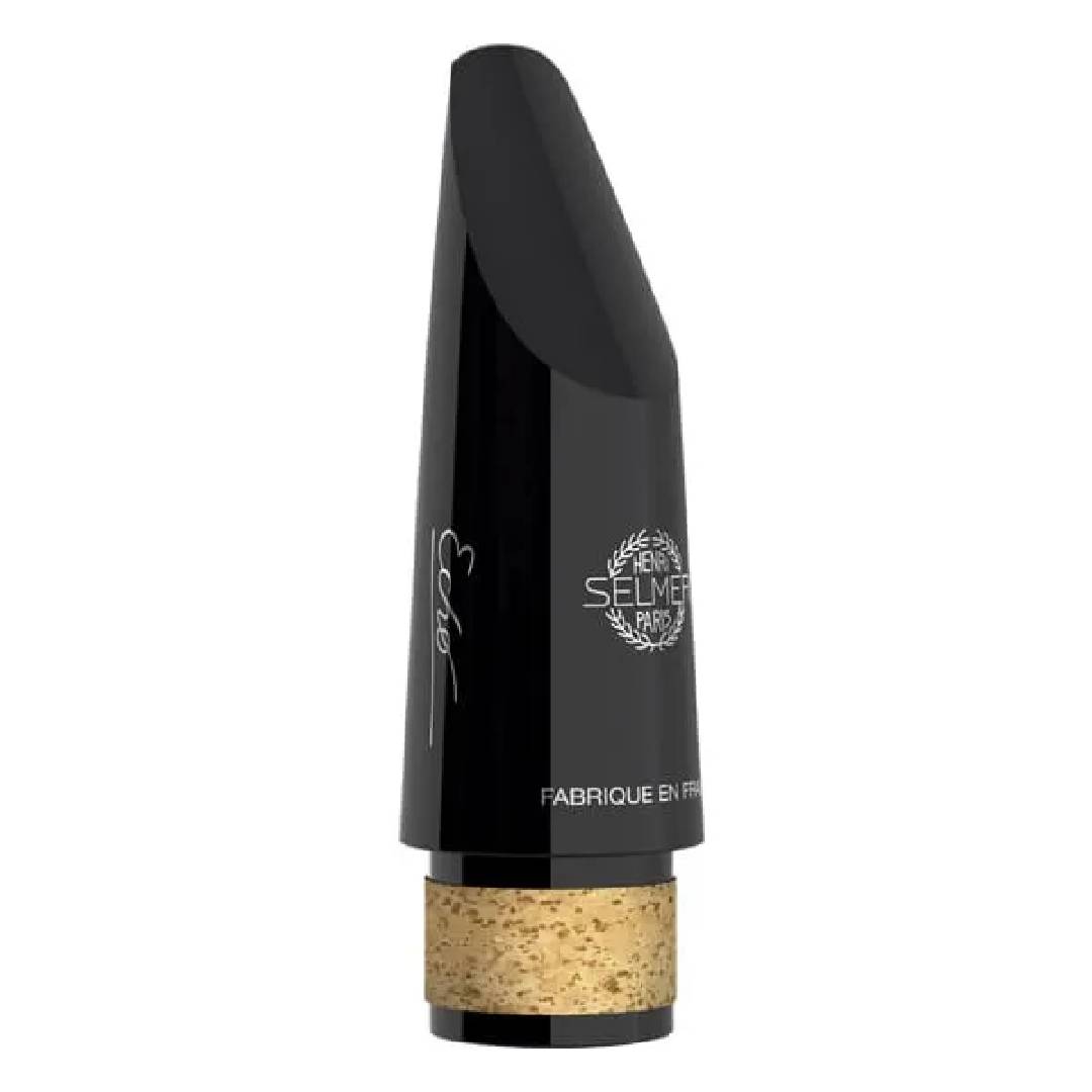 SELMER Parisのクラリネットマウスピースとして、初のデジタルマシン製造を導入し、高品質かつ安定した供給を実現しました。 ★掲載の商品は店頭や他のECサイトでも並行して販売しております。在庫情報の更新には最大限の努力をしておりますが、ご注文が完了しましても売り切れでご用意できない場合がございます。 　また、お取り寄せ商品の場合、生産完了などの理由でご用意できない場合がございます。 　その際はご注文をキャンセルさせていただきますので、予めご了承くださいませ。 ★お届け先が北海道や沖縄、その他離島の場合、「送料無料」と表記の商品であっても別途中継料や送料を頂戴いたします。その際は改めてご連絡を差し上げますのでご了承ください。