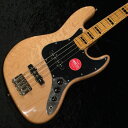 ※サンプル画像 Classic Vibe ‘70s Jazz Bassは、70年代Jazz Bassの仕様に準じたモデルです。優れたプレイアビリティを誇り、二重設計のアルニコシングルコイルピックアップによって、用途が広く、ダイナミックなトーンを備えています。演奏しやすい滑らかな9.5インチラジアスの指板と、スリムなフレット、プロファイルされた快適なC型のネック形状を採用。スロットバレルサドル付きのヴィンテージスタイルブリッジを搭載しています。 このクラシックなSquierモデルは、70年代のヘッドストックデカール、ニッケルメッキのハードウェア、伝統的で滑らかな、ヴィンテージ色の光沢のあるネック仕上げを採用しています。 ●100% designed by Fender ●70年代のオリジナルJazz Bassをベースに開発 ●Fenderが設計したアルニコピックアップを搭載 ●ヴィンテージの風合いに加工されたグロスネックフィニッシュ ●ニッケルプレートハードウェア装備 ●年代の特徴を正確に反映したヘッドストック 【Hardware】 ・ブリッジ：4-Saddle Vintage-Style ・ピックガード：3-Ply Black ・ピックアップカバー：Black ・コントロールノブ：Black Plastic ・ハードウェアフィニッシュ：Nickel ・チューニングマシーン：Vintage-Style ・STRING TREES：Vintage-Style Disc ・ストリング：Nickel Plated Steel (.045-.105 Gauges) ・ネックプレート：4-Bolt Squier ・ストラップボタン：Standard 【Electronics】 ・ブリッジピックアップ：Fender Designed Alnico Single-Coil ・ネックピックアップ：Fender Designed Alnico Single-Coil ・ピックアップコンフィギュレーション：SS ・コントロール：Volume 1. (Neck Pickup), Volume 2. (Bridge Pickup), Master Tone ・スウィッチ：None 【Neck】 ・ヘッドストック：Jazz Bass ・ネック：Maple ・ネックフィニッシュ：Tinted Gloss Urethane ・ネックシェイプ："C" Shape ・フィンガーボードラジアス：9.5" (241 mm) ・フィンガーボードの素材：Maple ・ポジションインレイ：Black Block ・フレット数：20 ・トラスロッド：Head Adjust ・ナット：Bone ・ナット幅：1.5" (38.1 mm) ・ナットの素材：Bone 【ボディ】 ・ボディ：Soft Maple ・ボディフィニッシュ：Gloss Polyurethane ・ボディシェイプ：Jazz Bass ・ボディ素材：Soft Maple JAN:885978064700 ※アウトレット品や中古品などの状態はにつきましてはお問い合わせ下さい。 ※掲載の商品は店頭や他のECサイトでも並行して販売しております。在庫情報の更新には最大限の努力をしておりますが、ご注文が完了しましても売り切れでご用意できない場合がございます。その際はご注文をキャンセルさせていただきますので、予めご了承くださいませ。 ※お届け先が北海道や沖縄、その他離島の場合、「送料無料」と表記の商品であっても別途中継料や送料を頂戴いたします。その際は改めてご連絡を差し上げますのでご了承ください。