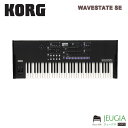 KORG / WAVESTATE SE wavestate SEは、コルグの名機WAVESTATIONを強力に進化させ、ウェーブ・シーケンスを新たな次元に引き上げたモデルです。カリフォルニアで設計され、日本で製造されたwavestate SEは、金属製の筐体にプレミアムなアフタータッチ付き61鍵盤を搭載しています。wavestate SEは新しい時代のミュージシャン、作曲家、プロデューサーのために作られ、数百ものダイナミックなサウンド、操作パネルのノブによる広範なコントロール、120音の最大発音数を備え、新しいレベルの創造性を刺激します。 アフター・タッチ付き、 61鍵盤を搭載 プロフェッショナル・キーボード・プレイヤーのためのwavestateが新登場。コルグが誇る61鍵ナチュラル・タッチ鍵盤を搭載し、コルグのハイエンド・ワークステーションと同様の優れた操作感を実現。アフタータッチによって、進化するwavestate独自のサウンドを指先でコントロールすることができます。もちろん、プリセット・プログラムもアフタータッチ対応へとアップデートし、新しいパフォーマンス・プログラムも追加しています。 金属製の高級感ある外観デザイン 美しさと、力強さ。wavestate SEのエレガントな金属製の筐体は、単にゴージャスなだけでなく、過酷なツアーにも耐えられるよう設計されています。マット・ブラックのアルミ・パネルとグロス・ブラックの金属製サイド・パネルが絶妙なコントラストを描き、金属メッキのノブも高級感を演出します。 ウェーブ・シーケンシング2.0 ウェーブ・シーケンシング2.0では、タイミングとサンプル、そしてメロディ（ピッチ）を別々のトラックに分離しましたので、それぞれを個別にコントロールできます。また、シェイプやゲート・タイム、ステップ・シーケンサー・バリューといった新たな要素も追加しました。このそれぞれを「レーン」と呼び、各レーンは別々のステップ数をはじめ、スタートやエンド・ポイント、ループ・ポイントを設定できます。 高い表現力をイージーに。異例なほどディープに パネル一面に広がるノブやコントローラーは、音のディープな探求への入口です。ベーシックなフィルター、エンベロープ、LFO、エフェクトは専用コントローラーとしてパネル面に装備。8つのプログラマブルのModノブはほぼすべてのサウンドでカスタマイズでき、様々な使い方ができます。ノブをリアルタイム・コントロールとして使用できるほか、エディットした結果を新たなサウンドとしてセーブすることもできます。ピッチ・ベンド、モジュレーション・ホイール、独自のベクター・ジョイスティックに加え、これらのコントローラーで多次元的なリアルタイム・コントロールが行えます。 ランダムの刺激 もっと刺激が欲しいという方には、「ダイス」（サイコロ）のアイコンが入ったボタンがあります。このボタンを押すと、インテリジェント・ランダマイゼイション機能により新たなサウンドを生成します。ランダムはサウンド全体だけでなく、フィルターやウェーブ・シーケンスのサンプル・レーン、あるいはエフェクトというように、一部だけをランダムにすることも可能です。ランダムで生成したサウンドをそのまま使う以外にも、さらなる音作りの出発点として利用するなど、使い方は自由自在です。 エフェクトの宝庫 wavestateのエフェクトは、そのままレコーディングに使える高品位エフェクト群です。各レイヤーで3系統のエフェクトが使用でき、パフォーマンスではマスター・リバーブとパラメトリック・イコライザーが使用できます。コンプレッサーやEQ、コーラス、フランジャー、フェイザー、ステレオ・ディレイなどのスタンダードなエフェクトから、ウェーブ・シェイパーやトーキング・モジュレーター、リバース・ディレイ、マルチバンド・モジュレーション・ディレイなど特徴的なエフェクトやOASYSに搭載されていたOverb、さらにVOXギターアンプ、VOXワウ、マルチヘッド・テープ・エコーや、オーセンティックなギター・エフェクト・ペダルのモデリング・エフェクトも内蔵しています。 4GBのユーザー・サンプル あなただけのボイスで表現してください。macOSとWindows用の無料アプリケーション「Sample Builder」を使って、最大4GBの自分のMultisampleをwavestateにインポートすることができます。また多くのサード・パーティのライブラリーも利用できます。新しいサンプルは、ウェーブ・シーケンスで使用したり、純正のマルチ・サンプルと同じようにシングル・マルチ・サンプルとして使用することができます。 4倍のパワー シンセシス・エンジンのすべてを投入して、同時に使えるのは1つのサウンドだけとお考えの方、そんなことはありません。リッチで複雑な変化に富んだプログラムを、パフォーマンスとして最大4レイヤーまで同時使用することができます。もちろん、レイヤーの1つ1つに独自のエフェクトとアルペジエイターも使用できます。他にもベクター・エンベロープやジョイスティック・ミックス、パラメーターのモジュレーションもレイヤーごとに使用できます。 セット・リストとスムーズ・サウンド・トランジション セット・リストは、wavestateのパフォーマンスを演奏する曲順などに合わせて構成しておき、一発操作で切り替えることができる機能で、ライブやリハーサル時に非常に便利です。また、スムーズ・サウンド・トランジションはサウンドの切替時に、前に演奏していたサウンドが音切れすることなく自然に鳴りながら新しいサウンドに切り替わる機能です。 幅広い接続性 バランス伝送も可能なステレオ・アウトは、あらゆるレコーディング機器やモニター機器との接続ができ、ヘッドフォン端子は個人練習やステージでのキュー・モニターとしても活用できます。DINコネクターのMIDI端子はMIDI楽器やMIDI対応機器との接続ができます。wavestateはWindows/MacのUSB-MIDIクラス・コンプライアント機器です。また、コルグ・ウェブサイトから無償でダウンロードできるwavestateエディター/ライブラリアン、Sample Builderソフトウェアも使用できます。 エディター/ライブラリアン エディター/ライブラリアンは、wavestateの第二の操作パネルとして機能します。モジュレーションされたパラメーター値やウェーブ・シーケンスをリアルタイムに表示し、作成したものを即座にフィードバックできます。サウンド、エンベロープ、LFO、フィルターの設定などをコピー＆ペーストできます。すべての内部パラメーターにアクセスし、オリジナルのエフェクト・プリセットを作成することで、エフェクトをより深く楽しむことができます。 音楽ソフトウェアを無料バンドル wavestate SEには、曲を作るだけでなくAIによるマスタリングができる「Ozone Elements」、キーボード演奏の上達に役立つ「Skoove」に加え、コルグやその他ブランドのソフトウェア・シンセまで、多数の音楽ソフトウェアが最初から付いてきます。 wavestate native（ソフトウェア）へ、お得にクロスグレード wavestateシリーズのハードウェアをお持ちの方には、 wavestate native（ソフトウェア）へお得にクロスグレードができるパッケージをご用意しています。wavestate Sound Editor/Librarian*からクーポンコードを入手して、KORG Shop にてwavestate native を特別価格￥4,900で購入することができます。wavestate ハードウェアとソフトウェアをシームレスに切り替えて、ライブ演奏やDAWでの音楽制作など、同じサウンドを様々な環境に合わせてお使いください。 1. wavestate mkIIやwavestate SEをお持ちの方：最新バージョンのwavestate Editor/Librarianをダウンロードし、インストールしてください。 初代wavestateをお持ちの方：wavestateシステムバージョン2.1.0以降、wavestate Editor/Librarian 1.1以降であることを確認してください。必要であれば、wavestateのハードウェアをアップデートし、新しいEditor/Librarianをインストールしてください。 2. エディター/ライブラリアンのファイルメニューを開き、"Get Plug-in Coupon... "を選択します。 3. ダイアログが表示され、クーポンコードが表示されます。画面の指示に従って、KORG Shopでクーポンをご利用ください。 wavestate native wavestate nativeは、ハードウェアのwavestateシンセサイザーと完全互換のソフトウェアです。wavestate nativeは、macOSとWindowsの両方でVST3、AAX、スタンドアロン形式、macOSではAU形式で利用できます。つまりハードウェアとソフトウェアの間でシームレスにサウンドを交換することができます。DAWでwavestate nativeを使って制作し、ステージではwavestateハードウェアを使って同じサウンドを再生することができます。ハードウェアの直感的なインターフェイスでサウンドを作成し、コンピュータベースの共同制作者と共有。さらにハードウェア向けに用意されているサードパーティ製サウンドおよびサンプル・ライブラリを使用することも可能です。 主な仕様 ・鍵盤：61 鍵 （ナチュラル・タッチ鍵盤、ベロシティおよびリリース・ベロシティ、アフター・タッチ対応） ・音源システム：Wave Sequencing 2.0 ・最大同時発音数：120 ステレオ・ボイス ・サウンド：261 パフォーマンス、799 プログラム、1,042 ウェーブ・シーケンス ・電源：AC アダプター（DC12V、2500mA） ・外形寸法：1,014 (W) x 344 (D) x 110 (H) mm ・質量：8.6 kg ・付属品：AC アダプター KA-390VI、ハードケース ※商品画像はサンプルです。 ★掲載の商品は店頭や他のECサイトでも並行して販売しております。在庫情報の更新には最大限の努力をしておりますが、ご注文が完了しましても売り切れでご用意できない場合がございます。 　また、お取り寄せ商品の場合、生産完了などの理由でご用意できない場合がございます。 　その際はご注文をキャンセルさせていただきますので、予めご了承くださいませ。 ★お届け先が北海道や沖縄、その他離島の場合、「送料無料」と表記の商品であっても別途中継料や送料を頂戴いたします。その際は改めてご連絡を差し上げますのでご了承ください。