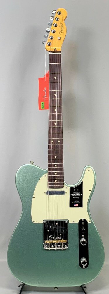 Fender American Professional II Telecaster® American Professional II Telecaster®は、70年以上に渡る革新、インスピレーション、進化を経て、現代のプレイヤーの要求に応えます。 高い人気を誇るDeep Cシェイプネックは、丁寧にエッジがロールオフされ、至高の演奏体験を約束する"Super-Natural"サテン仕上げが施されています。また新たに設計されたネックヒールを採用し、快適なフィーリングとハイポジションへの容易なアクセスを実現しました。 新しいV-Mod II Telecasterピックアップは、これまで以上に繊細で、Telecasterならではの独特なトゥワングを内包した魅力的なサウンドを実現しています。イントネーションが改善された"Bullet"サドルを備えた新しいトップロード／ストリングスルーブリッジは、各弦のイントネーションとテンション感を個別に調整することが可能で、今までのTelecasterブリッジの中で最も快適でフレキシブルなブリッジです。 American Professional II Telecaster®の手に馴染む感覚とサウンドの多様性は、手に取り、耳にした瞬間、すぐにお分かりいただけることでしょう。プロの楽器の新たなスタンダードとなるような幅広い改良が、American Professional IIシリーズには詰め込まれています。 [ 特長 ] ・2基のV-Mod II single-coil Telecasterピックアップ ・ブラス製Bulletサドル付きトップロード／ストリングスルーTelecasterブリッジ ・丁寧なエッジ処理が施されたDeep "C”ネックシェイプ ・ボーンナット、快適なベンディングを実現する22本のナロートールフレット ・EQバランスを維持したままボリュームが絞れるトレブルブリード回路 ・デラックスハードケース付属 Fender American Professional II Telecaster® Specs Body Body Material: Alder Body Finish: Gloss Urethane Body Shape: Telecaster® Neck Neck Material: Maple Neck Finish: Satin Urethane Finish on Back of Neck with Gloss Urethane Headstock Face Neck Shape: Deep "C" Scale Length: 25.5" (648 mm) Fingerboard Material: Rosewood Fingerboard Radius: 9.5" (241 mm) Number of Frets: 22 Fret Size: Narrow Tall Nut Material: Bone Nut Width: 1.685" (42.8 mm) Position Inlays: White Dot Side Dots: White Electronics Bridge Pickup: V-Mod II Single-Coil Tele® Neck Pickup: V-Mod II Single-Coil Tele® Controls: Master Volume, Master Tone Switching: 3-Position Blade: Position 1. Bridge Pickup, Position 2. Bridge and Neck Pickups, Position 3. Neck Pickup Configuration: SS Auxillary Switching: Push-Push Tone Control Activates Series Mode Hardware Bridge: 3-Saddle Top-Load/String-Through Tele® with Compensated Brass “Bullet” Saddles Hardware Finish: Nickel/Chrome Tuning Machines: Fender® Standard Cast/Sealed Staggered Pickguard: 3-Ply Mint Green Control Knobs: Knurled Dome Switch Tip: Black Neck Plate: 4-Bolt Accessories Case/Gig Bag: Deluxe Molded Case (Included) ★掲載の商品は店頭や他のECサイトでも並行して販売しております。在庫情報の更新には最大限の努力をしておりますが、ご注文が完了しましても売り切れでご用意できない場合がございます。 　また、お取り寄せ商品の場合、生産完了などの理由でご用意できない場合がございます。 　その際はご注文をキャンセルさせていただきますので、予めご了承くださいませ。 ★お届け先が北海道や沖縄、その他離島の場合、「送料無料」と表記の商品であっても別途中継料や送料を頂戴いたします。その際は改めてご連絡を差し上げますのでご了承ください。