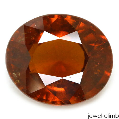 ◆その他ヘソナイトガーネットはこちら 　 宝石 ヘソナイトガーネットHessonite Garnet 重量 12．01CT 　 形状 クッション 寸法 13．25x15．53x7．92mm 　 産地 スリランカ 硬度 7～7．5 　 品質 SI 色相 A 　 備考 『 カラーストーンの品質と色相の表記について　』 【ルース鑑別書付き】 　 　 【茶色石】　 ----------------------------------------------- ◆解らないことがございましたらお気軽にお問い合わせください。 　当店スタッフが丁寧にご説明させて頂きます。 ◆ジュエリー加工をご希望の方は、お気軽にご相談ください。 　≫≫クライム工房 ◆当店では 天然石 のダイヤモンド、ルビー、サファイア、エメラルド等 宝石の国 と呼ばれるタイをはじめ様々な地域から世界中の希少な宝石を直輸入価格にて販売しております。 クリスマス　お誕生日 にルースのみ、後日ジュエリー加工というのも可能です。 指輪やリングは勿論のこと、ペンダント・ネックレス・イヤリング・ピアス・ボディピアス等 あらゆるジュエリー、アクセサリーの制作をお承っております。 オリジナルジュエリーを簡単に作成が出来ます。初心者の方でもお気軽にご相談くださいませ。 　 ------------------------------------------------【ルース鑑別書付き】 独特の輝きが魅力の大粒結晶！ ヘソナイトガーネット12．01CT RECOMMEND　POINT 　　　　濃厚なオレンジの彩りが美しい大粒ヘソナイトガーネットです。 オレンジの独特な光彩が輝き 夕暮れのような美しい彩りが魅力的なヘソナイトガーネット。 なんと12CTサイズの大粒結晶です。 ガーネットの中でも“グロッシュラライトガーネット”というグループ に属するこのガーネットはグリーンガーネットと同種のガーネットです。 ヘソナイトの名前は、ギリシャ語のもっと少ないという意味の&quot;hesson&quot;に由来します。 12CTを超えるサイズでボリューム感抜群。 深みのある落ち着いた雰囲気を持つ結晶から 強く煌くテリが印象的で美しい一石です。 ヘソナイトガーネット特有の糖蜜状インクルージョンを含む事により 滑らかな輝きをお楽しみいただけます。 上品さが感じされる迫力の一石。 天然の美しさを主張する大粒の貴重な美しさをご覧ください。 　