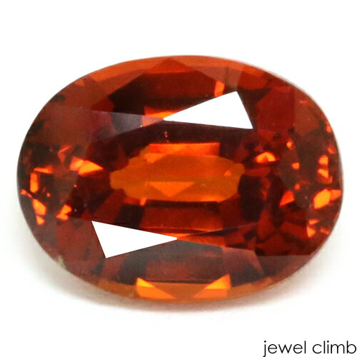 ◆その他スペサルタイトガーネットはこちら 　 宝石 スペサルタイトガーネットSpessartite Garnet 重量 2．44CT 　 形状 オーバル 寸法 6．68x8．79x4．58mm 　 産地 マダガスカル 硬度 7．5 　 品質 SI 色相 A 　 備考 『 カラーストーンの品質と色相の表記について　』 【ルース鑑別書付き】 　 　 【オレンジ色石】 ----------------------------------------------- ◆解らないことがございましたらお気軽にお問い合わせください。 　当店スタッフが丁寧にご説明させて頂きます。 ◆ジュエリー加工をご希望の方は、お気軽にご相談ください。 　≫≫クライム工房 ◆当店では 天然石 のダイヤモンド、ルビー、サファイア、エメラルド等 宝石の国 と呼ばれるタイをはじめ様々な地域から世界中の希少な宝石を直輸入価格にて販売しております。 クリスマス　お誕生日 にルースのみ、後日ジュエリー加工というのも可能です。 指輪やリングは勿論のこと、ペンダント・ネックレス・イヤリング・ピアス・ボディピアス等 あらゆるジュエリー、アクセサリーの制作をお承っております。 オリジナルジュエリーを簡単に作成が出来ます。初心者の方でもお気軽にご相談くださいませ。 　 ------------------------------------------------【ルース鑑別書付き】 落ち着いたオレンジのカラーを持つ一石 スペサルタイトガーネット2．44CT RECOMMEND　POINT 落ち着いたカラーリングの中に 　　しっかりとした輝きを宿す一石です。 最初に発見されたドイツの産地、&quot;Spessart&quot;の地名に ちなんで名付けられたスペサルタイトガーネット。 かなり微小なインクルージョンや生地不足な点が若干御座いますが 高い透明度と強いテリが美しく、鮮やかな煌きが溢れるような一石です。 大きさは2．44CTと大きすぎず 小さすぎないサイズですのでリング、ペンダントなどにおすすめです。 しっかりとしたカラーリングの中に確かな存在感があり ガーネットらしさ　を感じて頂けるかと思います。 是非この機会に手頃なガーネットを手に入れてください。 　