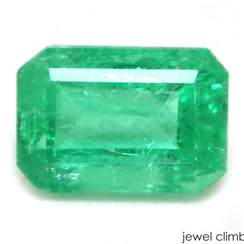 ◆その他エメラルドはこちら 　 宝石 エメラルドEmerald 重量 0．46CT 　 形状 ステップ（エメラルド） 寸法 3．77x5．44x3．03mm 　 産地 コロンビア 硬度 7．5 　 品質 SI 色相 A 　 備考 『 カラーストーンの品質と色相の表記について　』 【ルース鑑別書付き】 　 　 【緑色石】 -------------------------------------------- ◆解らないことがございましたらお気軽にお問い合わせください。 　当店スタッフが丁寧にご説明させて頂きます。 ◆ジュエリー加工をご希望の方は、お気軽にご相談ください。 　≫≫クライム工房 ◆当店では 天然石 のダイヤモンド、ルビー、サファイア、エメラルド等 宝石の国 と呼ばれるタイをはじめ様々な地域から世界中の希少な宝石を直輸入価格にて販売しております。 クリスマス　お誕生日 にルースのみ、後日ジュエリー加工というのも可能です。 指輪やリングは勿論のこと、ペンダント・ネックレス・イヤリング・ピアス・ボディピアス等 あらゆるジュエリー、アクセサリーの制作をお承っております。 オリジナルジュエリーを簡単に作成が出来ます。初心者の方でもお気軽にご相談くださいませ。 　 --------------------------------------------【ルース鑑別書付き】 高い透明度が印象的です！ エメラルド0．46CT RECOMMEND　POINT 　　 美しいエメラルドグリーンの彩りと煌きが魅力な一石です。 美しいステップカットにて仕上げられたエメラルド。 クリアー感を感じさせるこちらの結晶は、 色鮮やかなエメラルドグリーンの彩りが美しく、 ファセット面から煌くテリの美しさをも楽しめる一石となっております。 ややスレンダーなロングステップスタイル ネオングリーン光彩が結晶の両端で輝く美しさ。 動かすたびに煌くグリーンカラーが大変綺麗な印象を与えてくれます。 この宝石の中では貴重な高い透明度で 鮮やかな彩り見せる上質な一石です。 エメラルドとしては十分評価の高い透明感 エメラルドグリーンの光彩を放つ高品質結晶です。 　