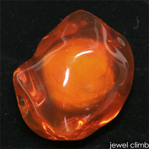 ◆その他ファイアオパールはこちら 　 宝石 ファイアオパールFire Opal 重量 15．23CT 　 形状 ファンシー（ラフカット） 寸法 18．0x14．9x12．2mm 　 産地 メキシコ 硬度 6 　 品質 －－ 色相 －－ 　 備考 『 カラーストーンの品質と色相の表記について　』 【ルース鑑別書付き】 　 　 【オレンジ色石】　 ----------------------------------------------- ◆解らないことがございましたらお気軽にお問い合わせください。 　当店スタッフが丁寧にご説明させて頂きます。 ◆ジュエリー加工をご希望の方は、お気軽にご相談ください。 　≫≫クライム工房 ◆当店では 天然石 のダイヤモンド、ルビー、サファイア、エメラルド等 宝石の国 と呼ばれるタイをはじめ様々な地域から世界中の希少な宝石を直輸入価格にて販売しております。 クリスマス　お誕生日 にルースのみ、後日ジュエリー加工というのも可能です。 指輪やリングは勿論のこと、ペンダント・ネックレス・イヤリング・ピアス・ボディピアス等 あらゆるジュエリー、アクセサリーの制作をお承っております。 オリジナルジュエリーを簡単に作成が出来ます。初心者の方でもお気軽にご相談くださいませ。 　 ------------------------------------------------【ルース鑑別書付き】 コレクションにお勧めのレアオパール！ エッグオパール15．23CT RECOMMEND　POINT メキシコ産ファイアオパールに内包する謎の鉱物。 　　　　　　　　　　　コレクター注目のエッグオパールです。 　 オパールファン必見の希少なエッグオパール。 燃えるようなオレンジのファイアオパールに内包する 謎の白い鉱物が卵のように見える為 エッグオパールと呼ばれています。 白色内包物は鉱物的にはクリストバライト（方珪石）と言われる 鉱物である事が最も有力とされています。 クリストバライトはアメシストやリビアングラスに等にも 内包する事があり他の鉱物と共存しやすい鉱物です。 もう一つの説はメニライトと呼ばれる純白のオパール。 別名フェアリーオパールとも呼ばれ この純白のオパールがごくごく稀に内包されている事もあるそうです。 ただし、破壊検査しないといけないので 現状では何が内包しているかわかりません。 エッグだけに割ってみないと不明な ミステリアスストーンです。 サイズも15CTと大粒でありながら ラフストーンに多いクラック等のインクルージョンも殆ど無く 抜群の透明度を誇ります。 鮮やかなファイアオパールに 綺麗に内包するバロックタイプのオパールは コレクションに大変お勧めの一石です。 不思議なレアオパールをお楽しみ下さい。 　