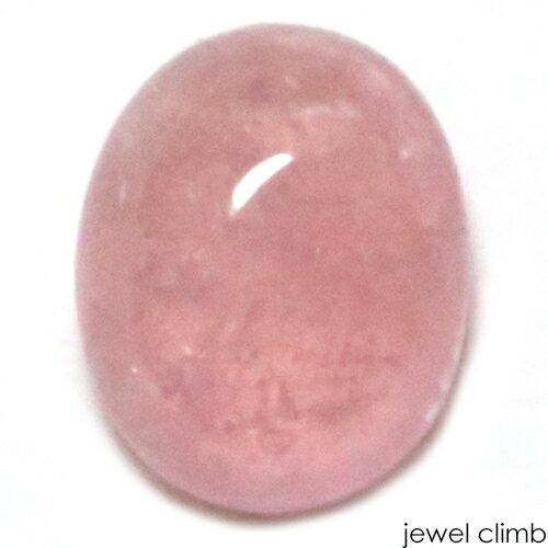 宝石 ラズベリル （ペツォッタイト）Raspberyl 重量 1．30CT 形状 オーバルカボション 寸法 7．25x5．83x3．72mm 産地 マダガスカル 硬度 7．5 品質 SI 色相 S 　 備考 『 カラーストーンの品質と色相の表記について　』 　 　 【ピンク色石】 -------------------------------------------- ◆解らないことがございましたらお気軽にお問い合わせください。 　当店スタッフが丁寧にご説明させて頂きます。 ◆ジュエリー加工をご希望の方は、お気軽にご相談ください。 　≫≫クライム工房 ◆当店では 天然石 のダイヤモンド、ルビー、サファイア、エメラルド等 宝石の国 と呼ばれるタイをはじめ様々な地域から世界中の希少な宝石を直輸入価格にて販売しております。 クリスマス　お誕生日 にルースのみ、後日ジュエリー加工というのも可能です。 指輪やリングは勿論のこと、ペンダント・ネックレス・イヤリング・ピアス・ボディピアス等 あらゆるジュエリー、アクセサリーの制作をお承っております。 オリジナルジュエリーを簡単に作成が出来ます。初心者の方でもお気軽にご相談くださいませ。 　 --------------------------------------------ふっくらと可愛い希少な1CTアップ！ ラズベリル1．30CT RECOMMEND POINT 艶やかなオーバルカボション結晶 　 　優しいピンクの彩りをアピールする希少石ラズベリル（ペツォッタイト）です。 出会いの貴重なラズベリル。 この宝石はマダガスカル南東部にあるフィアナランツォア州 サカヴァラナ鉱山で2002年11月に発見されました。 当初は緑柱石（ベリル）一種と考えられており ラズベリルやピンクベリル等と呼ばれるようになりました。 しかし、科学的な分析を行った結果 2003年にベリルと類似構造の新鉱物として 国際鉱物学連合（IMA）で 認定され 鉱物の分析をしたフェデリコ・ペツォッタ博士の名から 鉱物名、宝石名ともにペツォッタイトが正式名称となりました。 2002年当時、マダガスカルで産出された原石が約40kg程度の中 宝石質のものは原石中の約一割。 すでにマダガスカルでは枯渇しており 2017年頃に微量の産出があったと言われておりますが 新たな産出の続報も全くございません。 有名なドイツの希少石アウイナイト等と同様に 重機での産出が不可能なレベルの数の少なさで ペグマタイト鉱床から手掘りで採掘されます。 大きさも1CTもあれば十分な大粒クラスと言われています。 宝石質が極めて少ない、既に枯渇しており、大きなサイズもとれない。 そんなレアストーン中のレアストーンと呼べる人気の存在です。 当店では当初の愛称からラズベリルとしてご案内しております。 もともと数がかなり少ない宝石ですが 今後は増々見る機会がなくなるであろう宝石の一つです。 出会いを大切にお考えいただきたい宝石です。 　