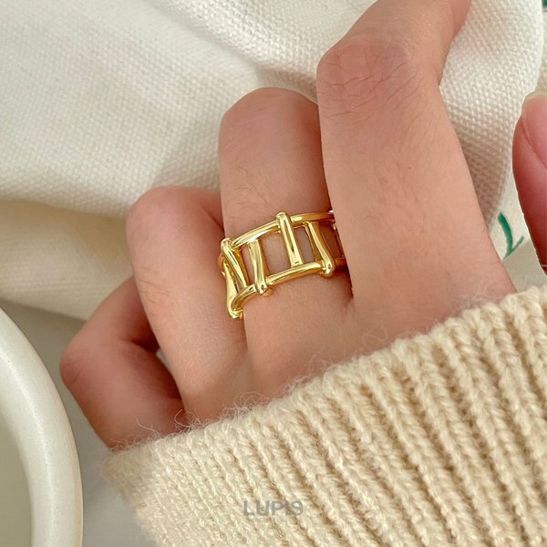 リング レディース メタル ごつめ ボリューム カジュアル グリット メッシュ 格子 変形 こなれ感 モード おしゃれ 華やか 韓国 韓国っぽ lupis ルピス 激安 安い プチプラ