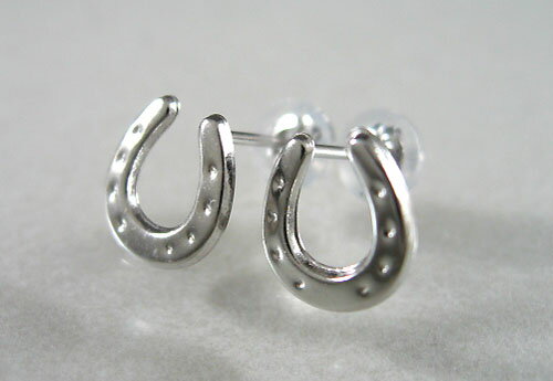 K14WG ホワイトゴールド 馬蹄スタッドピアス 左右ペア ギフト対応(4)