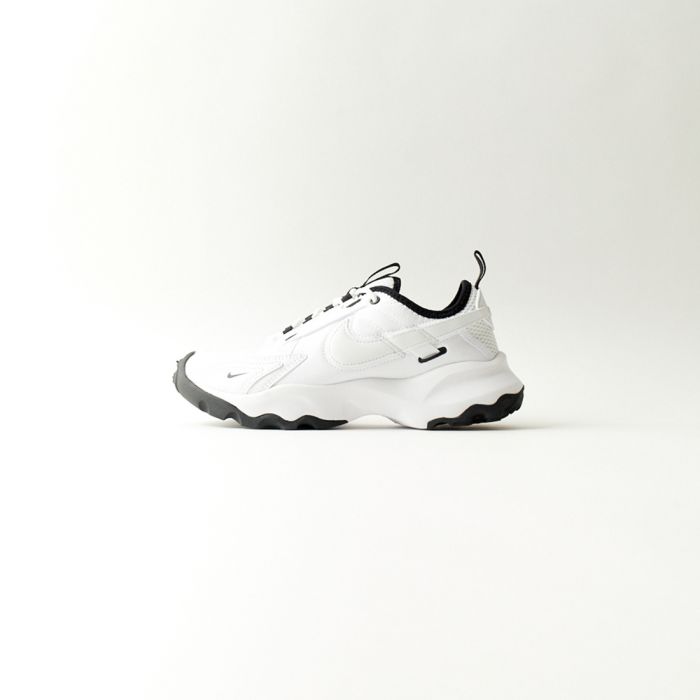 【送料無料】 NIKE ナイキ ウィメンズ TC 7900 DR7851 レディース 靴 スニーカー 2024SS 23.5-24.5cm ホワイトのサムネイル