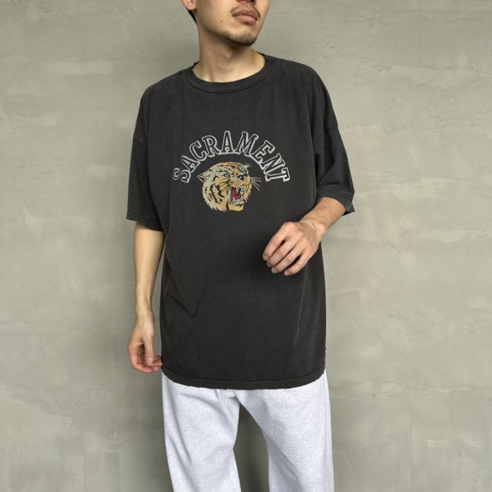  REMI RELIEF レミレリーフ 別注 ビッグプリントTシャツ SACRAMENT RN26349313-JF メンズ トップス 半袖 2024SS M ブラック